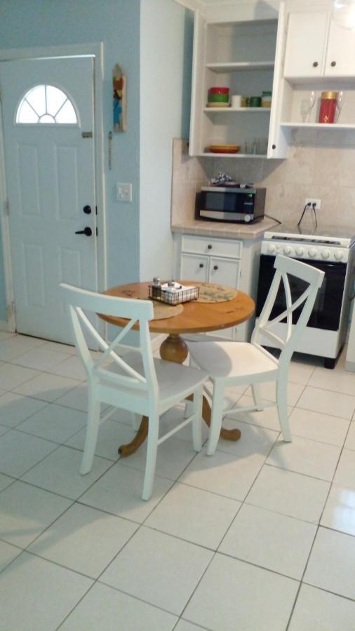 Lynn'S Cozy Cottage ناسو المظهر الخارجي الصورة